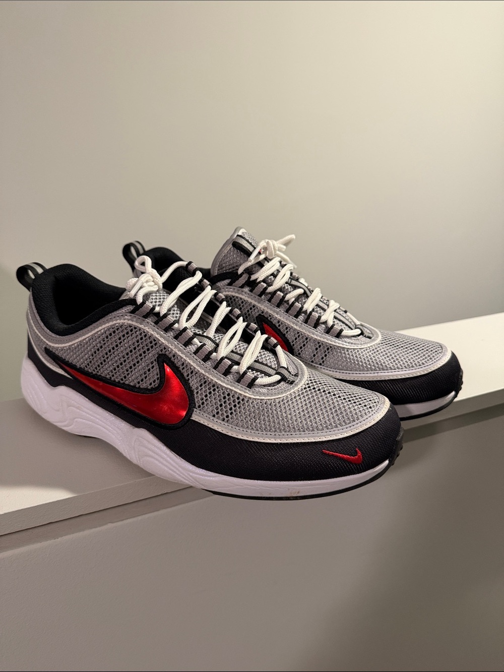 Nike Men's Athletic Shoes Silver Black Red Mesh Trainers